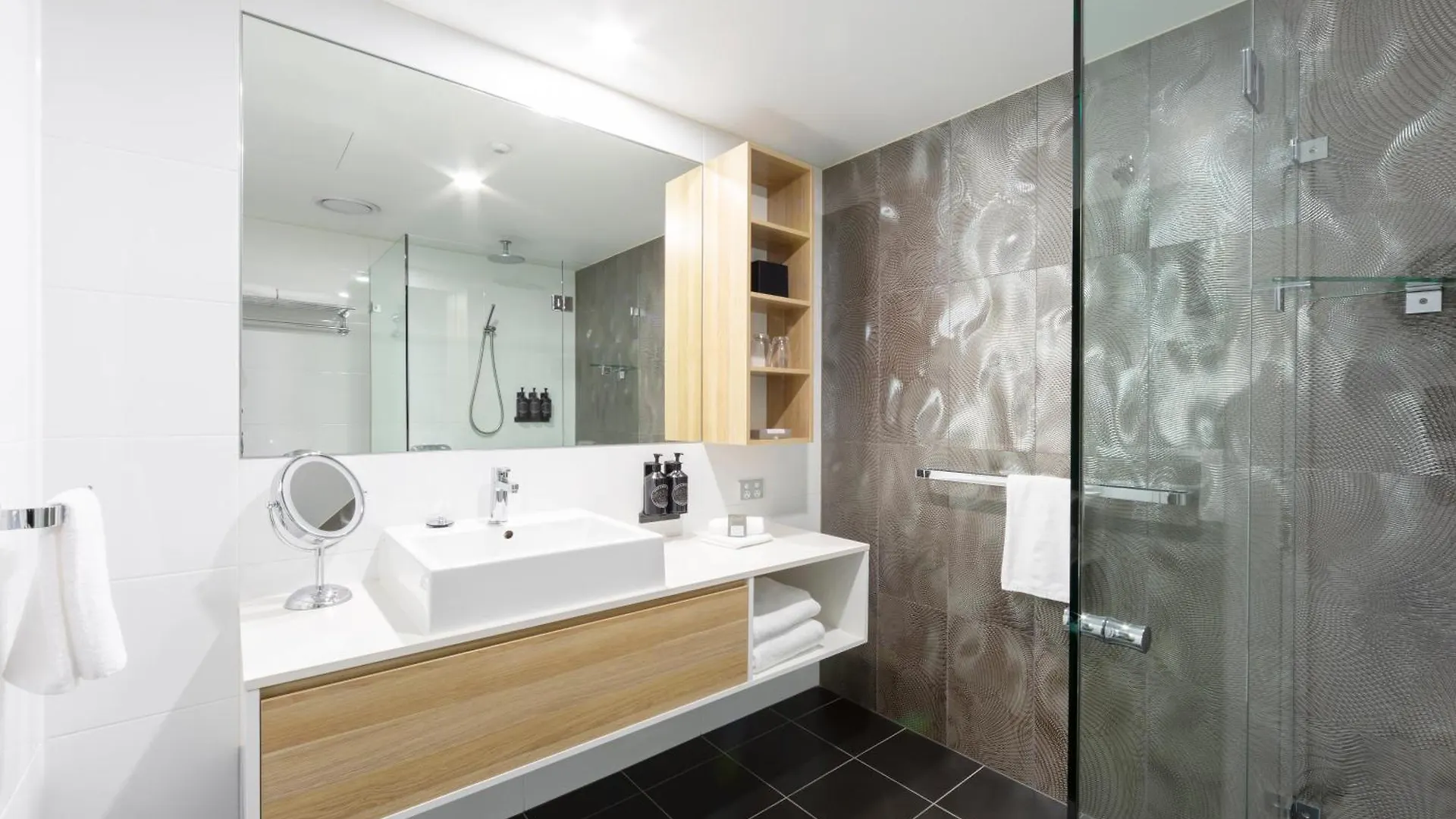 Avenue Hotel Canberra