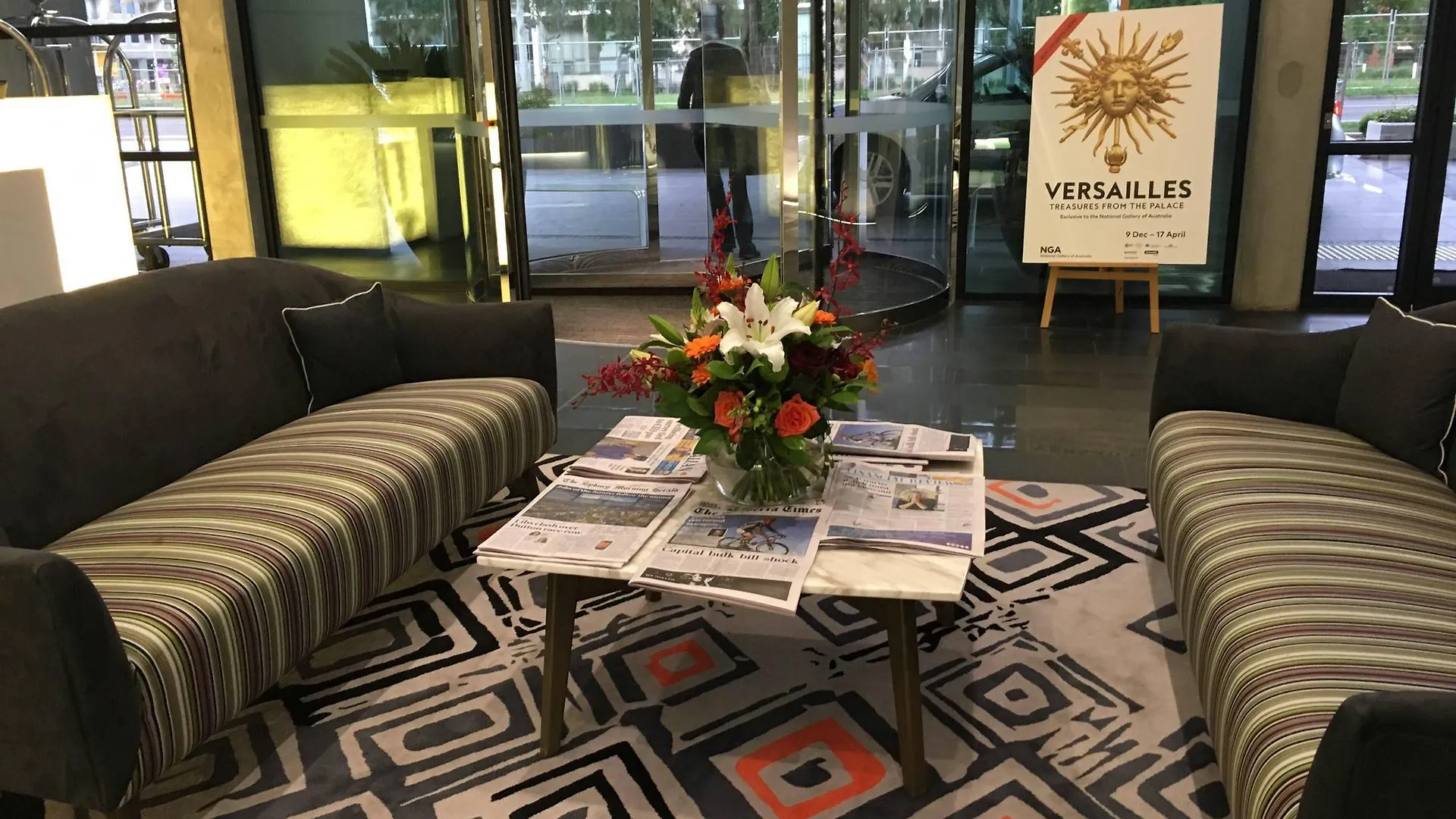 Avenue Hotel Canberra 4*,