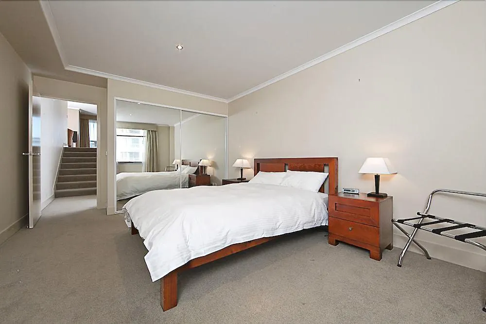 Avenue Hotel Canberra 4*,