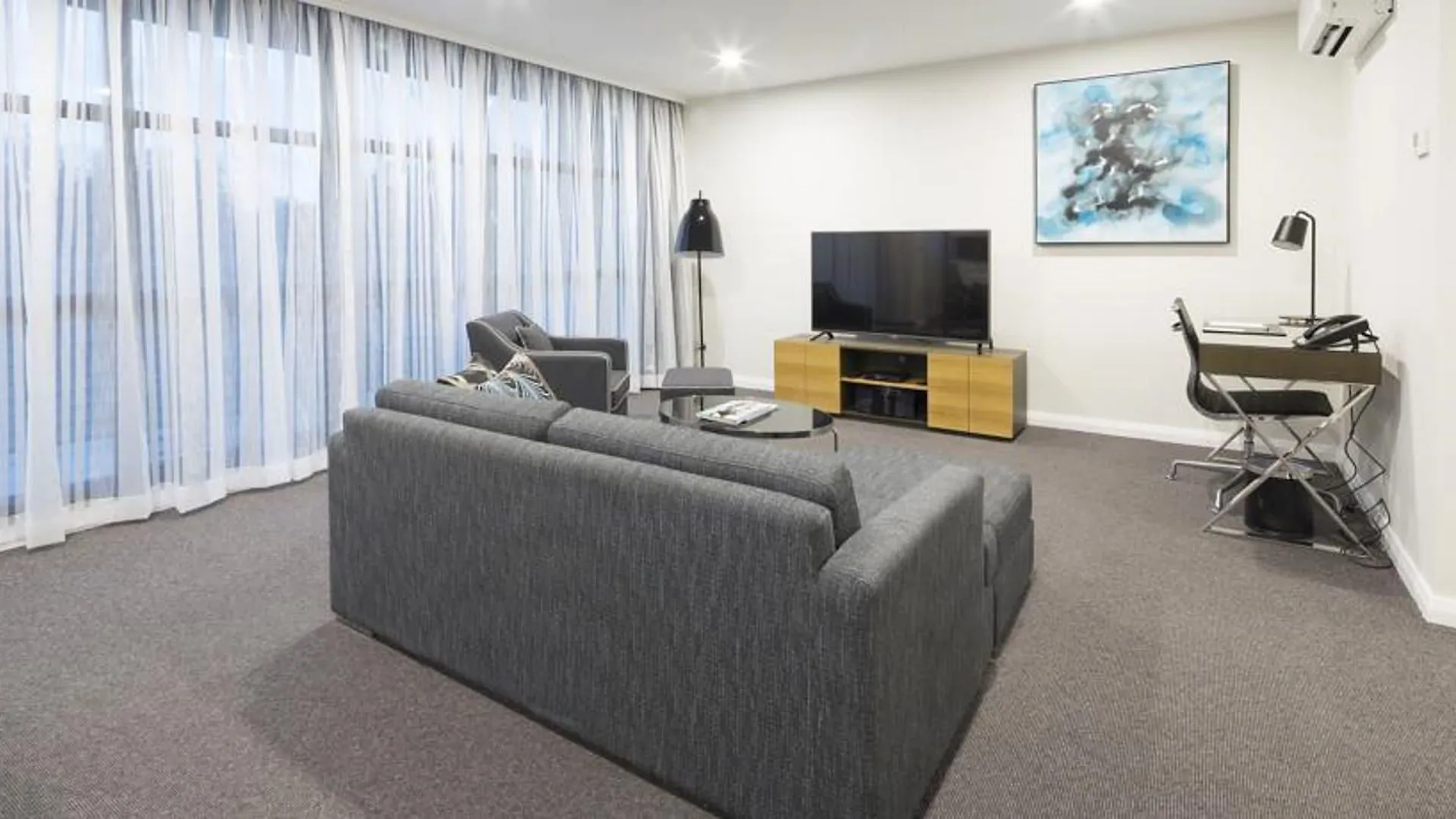 Avenue Hotel Canberra