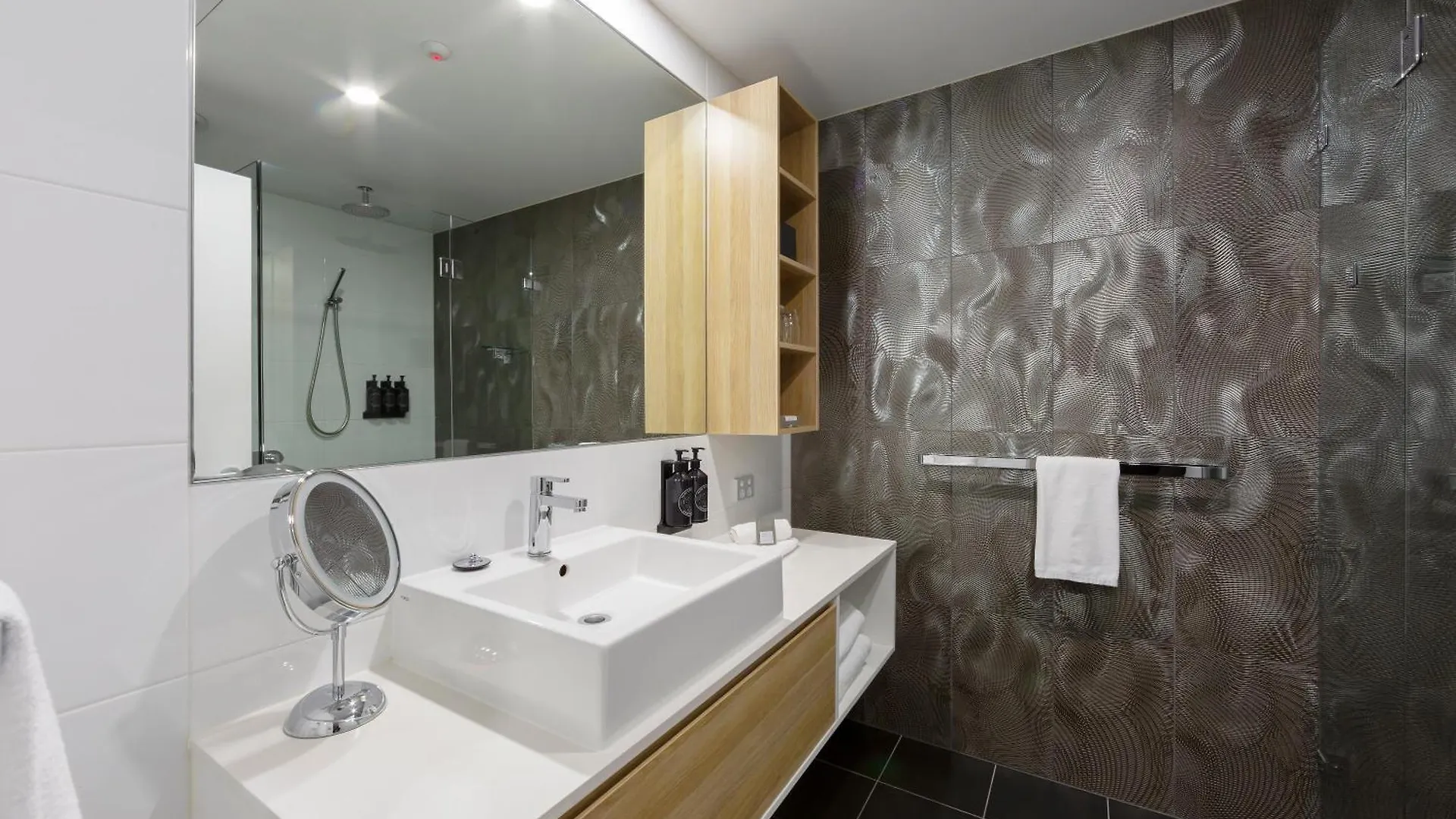 Avenue Hotel Canberra