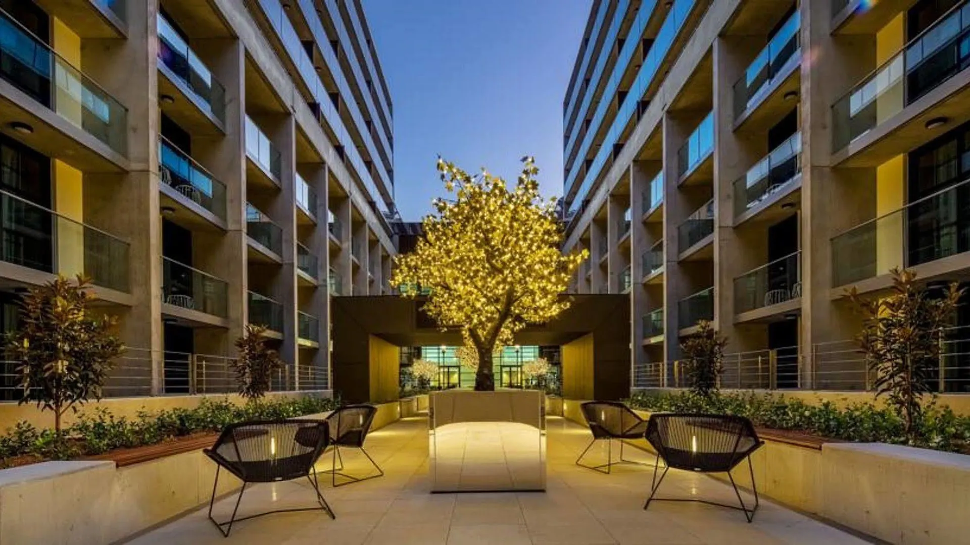 Avenue Hotel Canberra