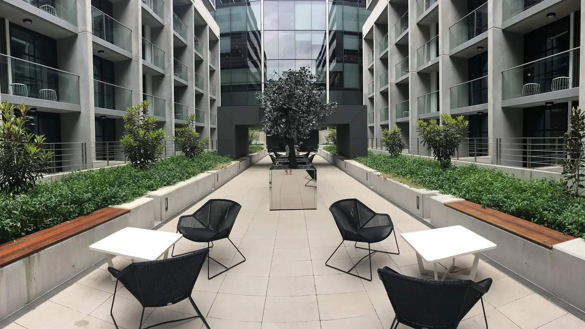 ****  Avenue Hotel Канберра Австралия