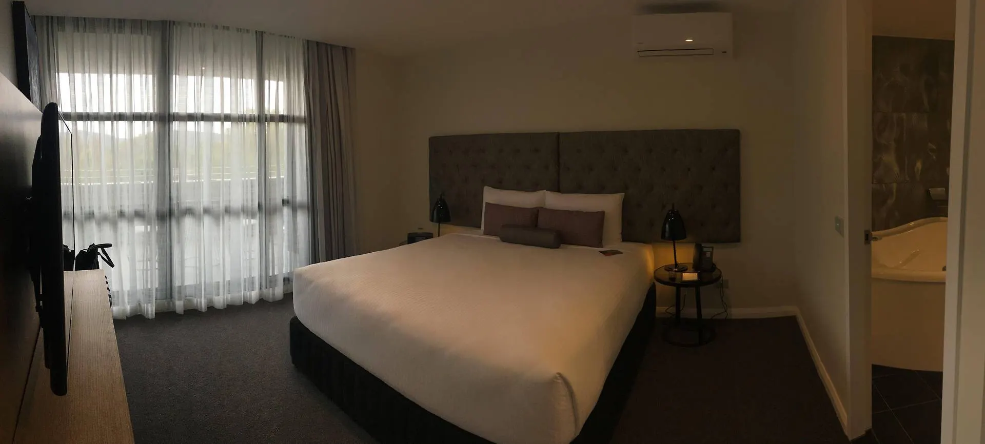 Avenue Hotel Канберра